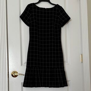 Karl Lagerfeld Black Windowpane Shift Dress with Short Sleeves
